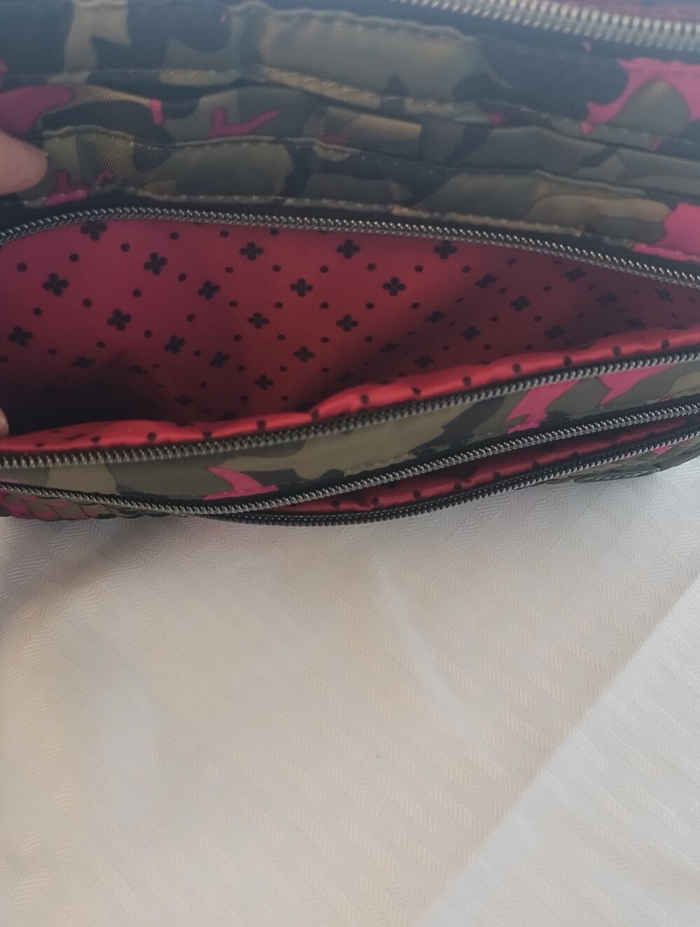 NWT LUG Slider cross body bag Camo Orchid - Picture 3 of 10